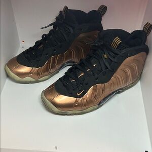 Nike Foamposite Bronze and Black Sneakers 6Y